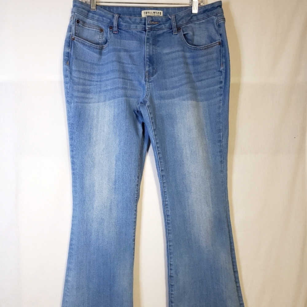 Idyllwind by Miranda Lambert Country Nights Flare Jeans Size 14